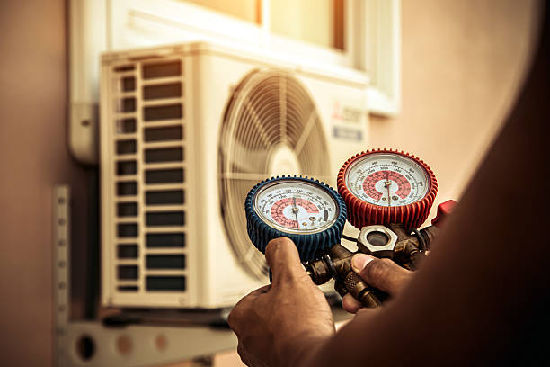 Professional Hvac technician working in Rowlett, TX